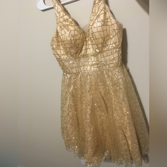 gold hoco dress - Picture 1 of 4